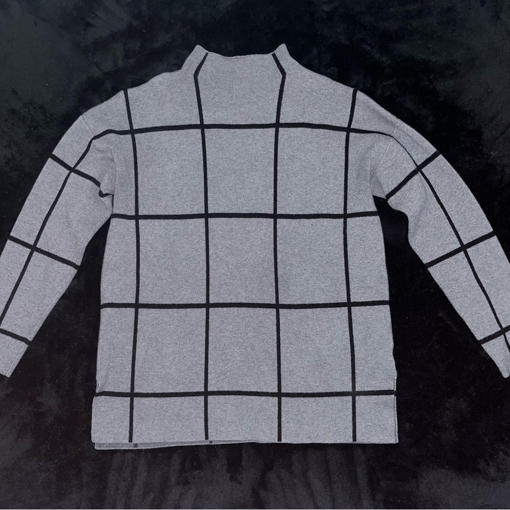 Pretty block patterned sweater.